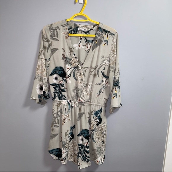 Dex Romper - Picture 1 of 6